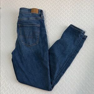 Women’s American Eagle Jeans- super high-rise jegging